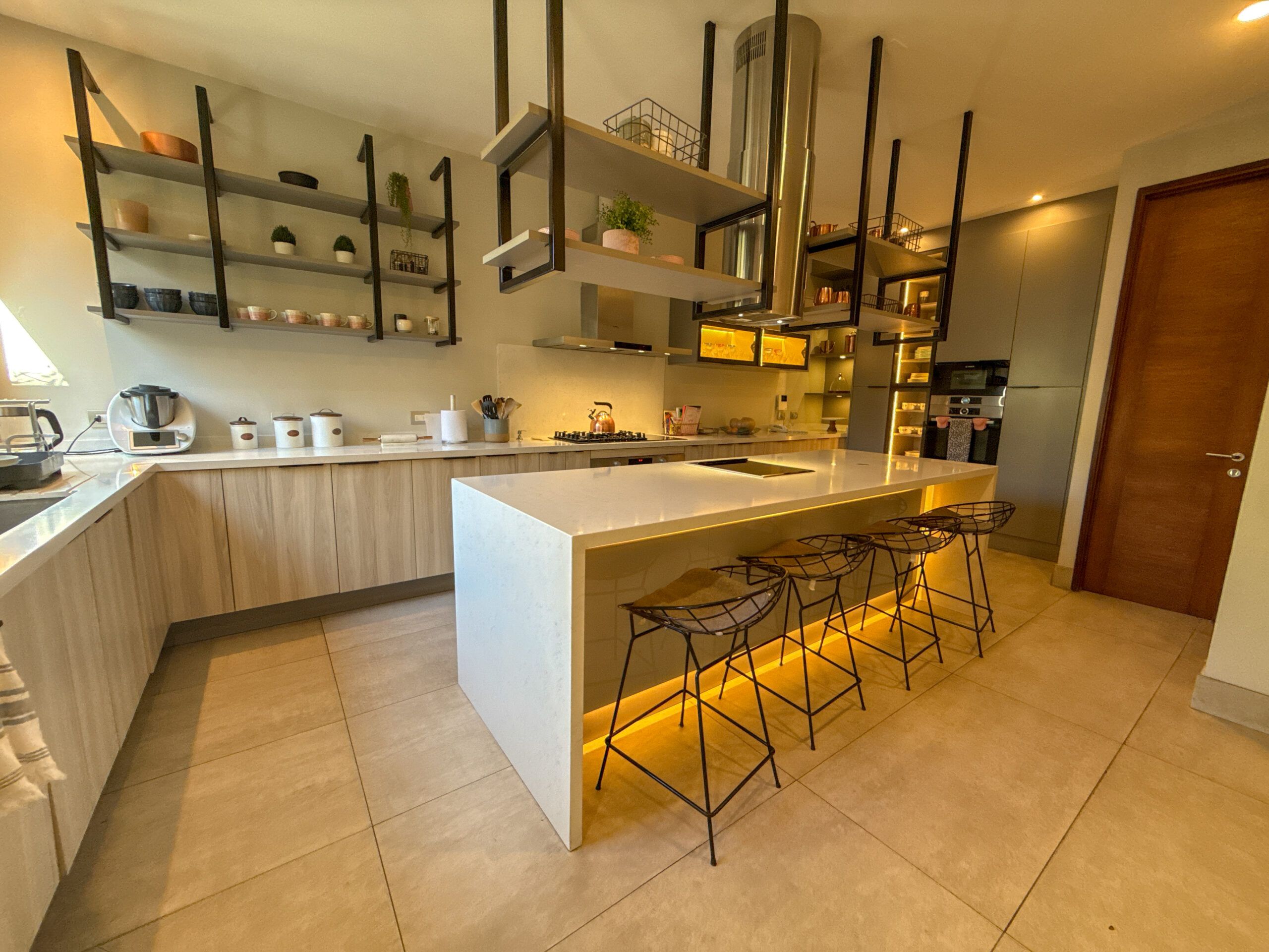 EXCLUSIVA CASA MEDITERRÁNEA | CONDOMINIO GOLF LOMAS DE LA DEHESA, LO BARNECHEA