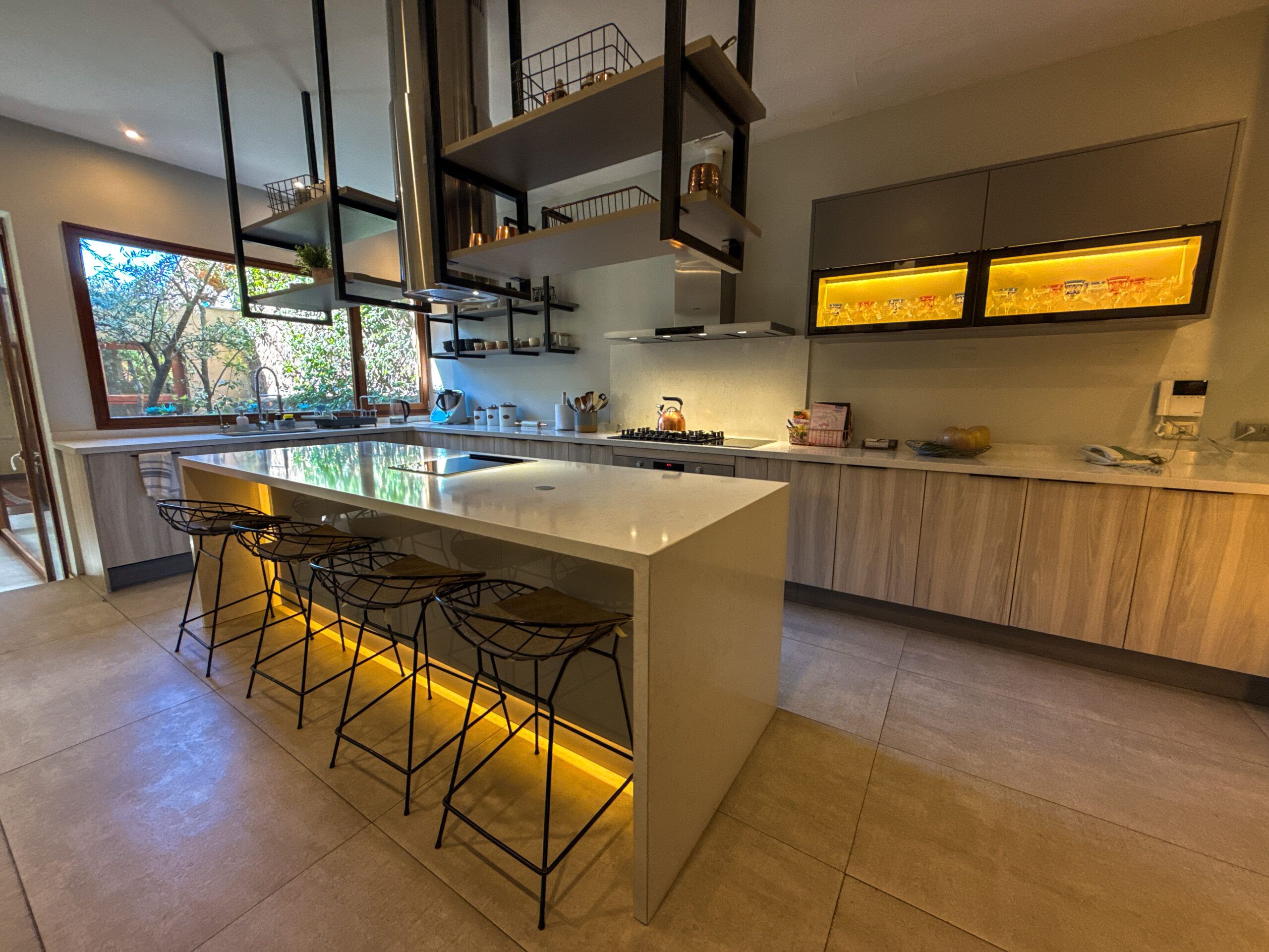 EXCLUSIVA CASA MEDITERRÁNEA | CONDOMINIO GOLF LOMAS DE LA DEHESA, LO BARNECHEA
