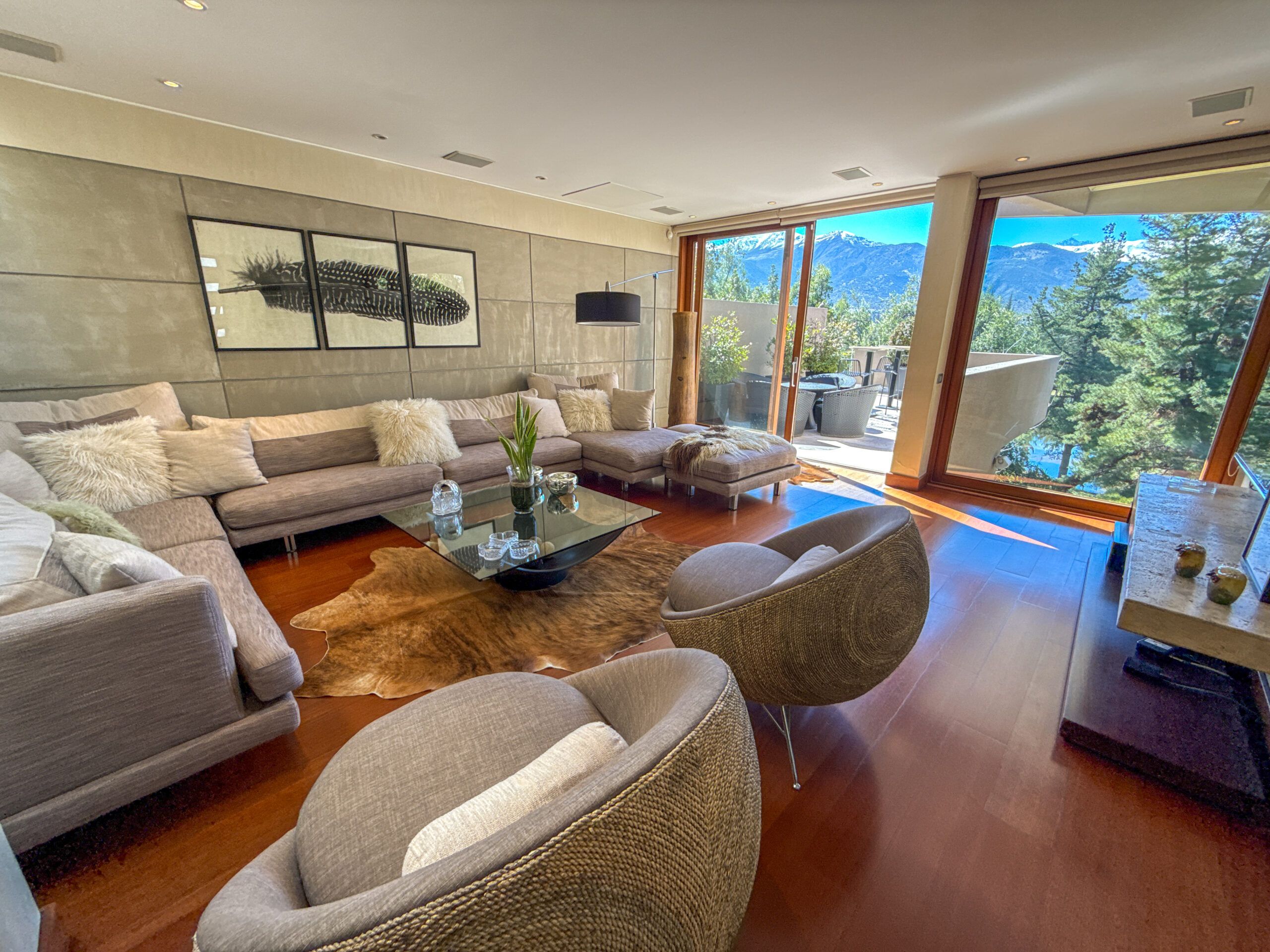 EXCLUSIVA CASA MEDITERRÁNEA | CONDOMINIO GOLF LOMAS DE LA DEHESA, LO BARNECHEA