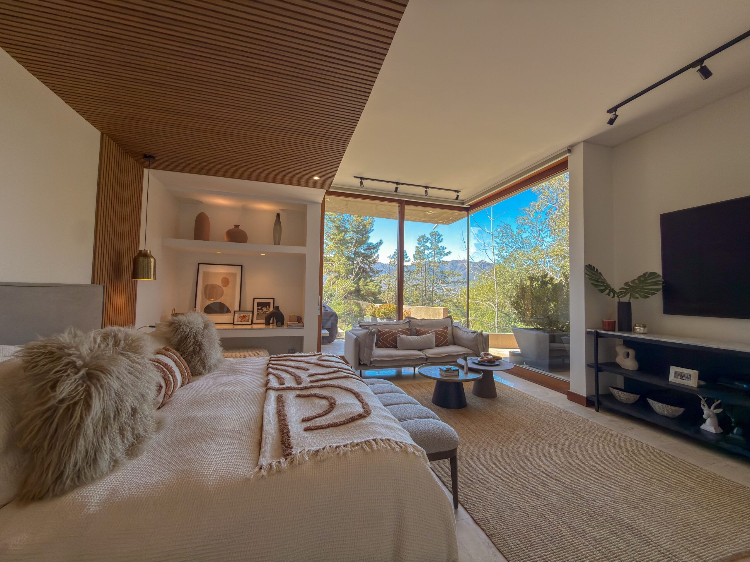 EXCLUSIVA CASA MEDITERRÁNEA | CONDOMINIO GOLF LOMAS DE LA DEHESA, LO BARNECHEA