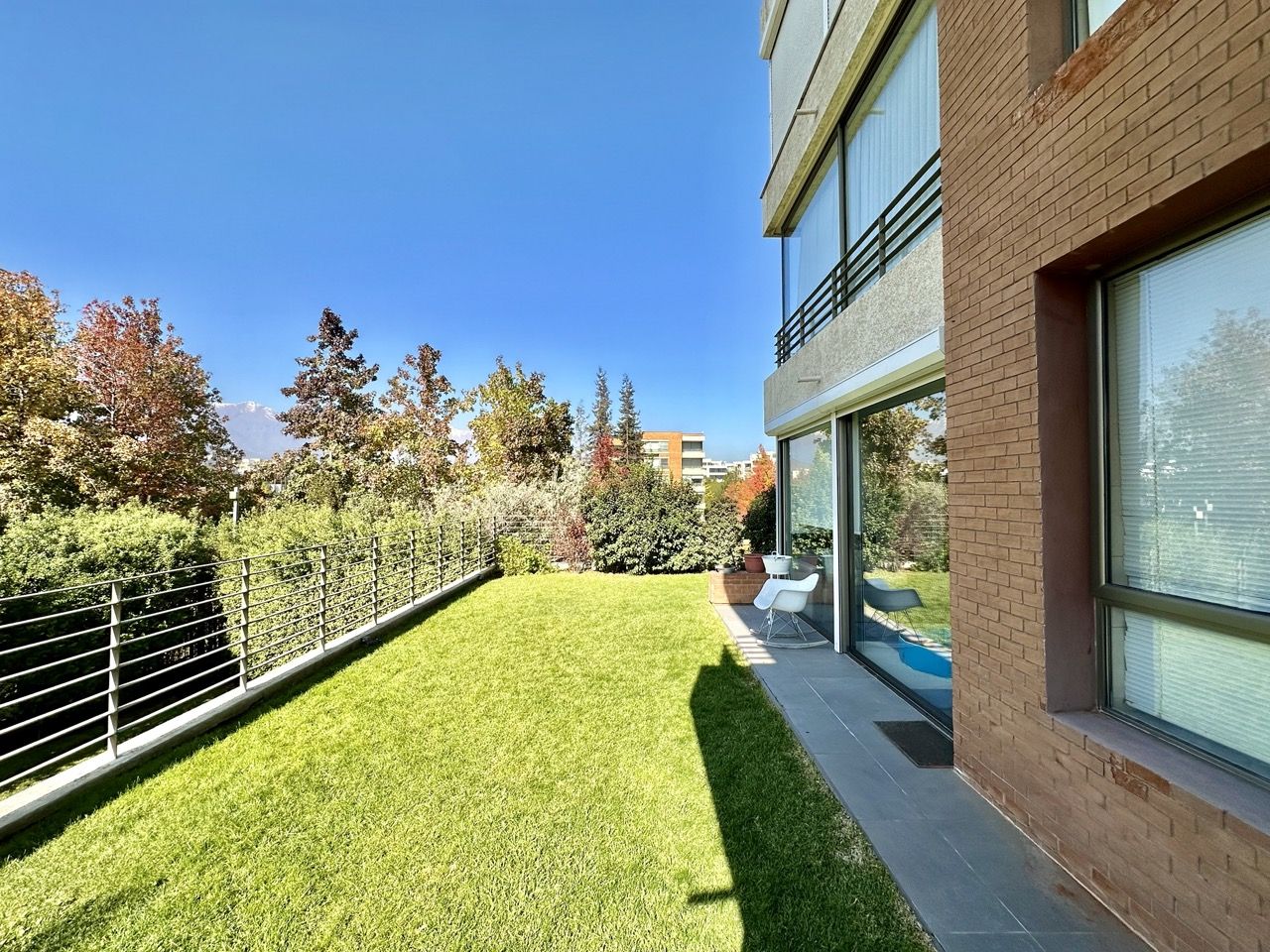 DEPARTAMENTO REMODELADO CON JARDÍN – VALLE MONASTERIO, LO BARNECHEA