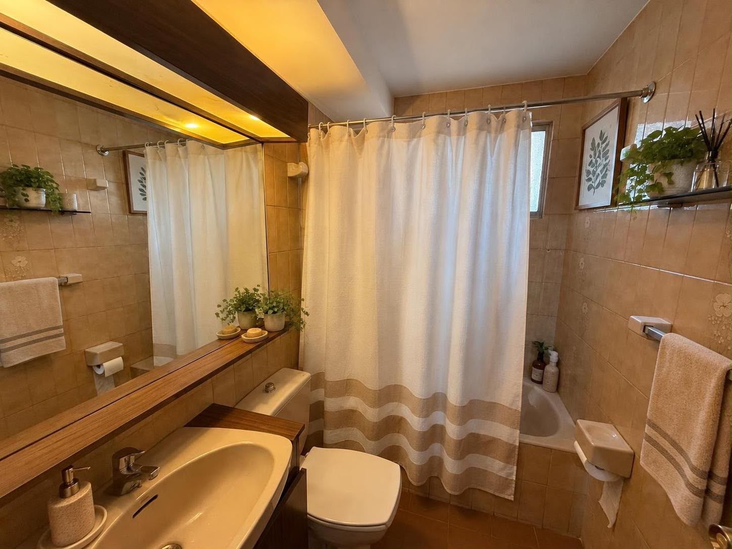 Departamento Excepcional En Pleno Sector El Golf, Las Condes