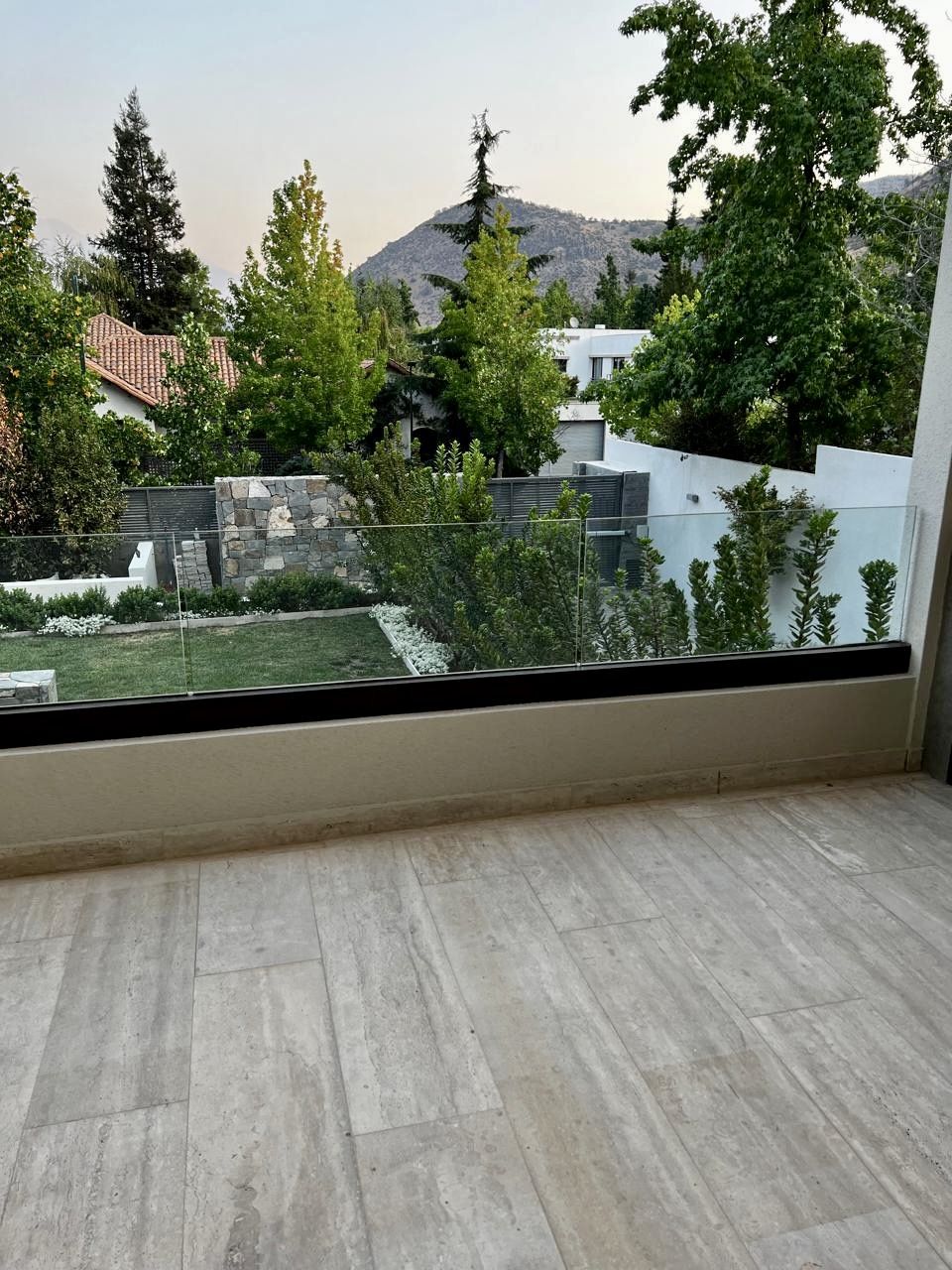 Casa nueva estilo Mediterráneo moderno