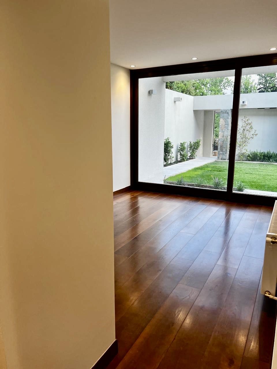 Casa nueva estilo Mediterráneo moderno