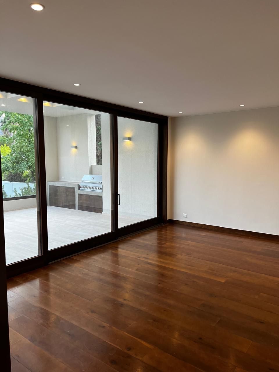 Casa nueva estilo Mediterráneo moderno