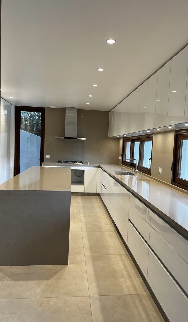 Casa nueva estilo Mediterráneo moderno