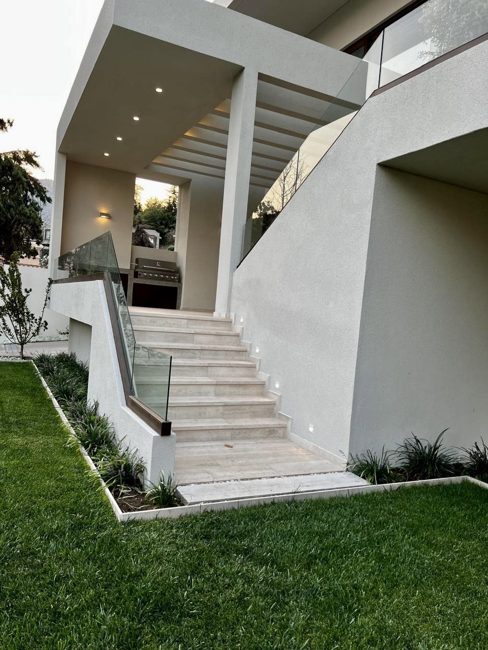 Casa nueva estilo Mediterráneo moderno
