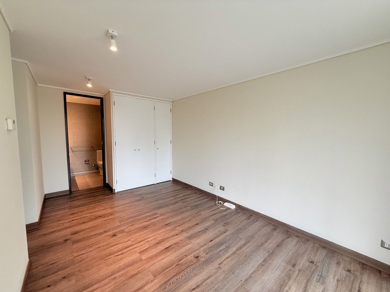 Espectacular Depto. En Sector Residencial Dehesa Central