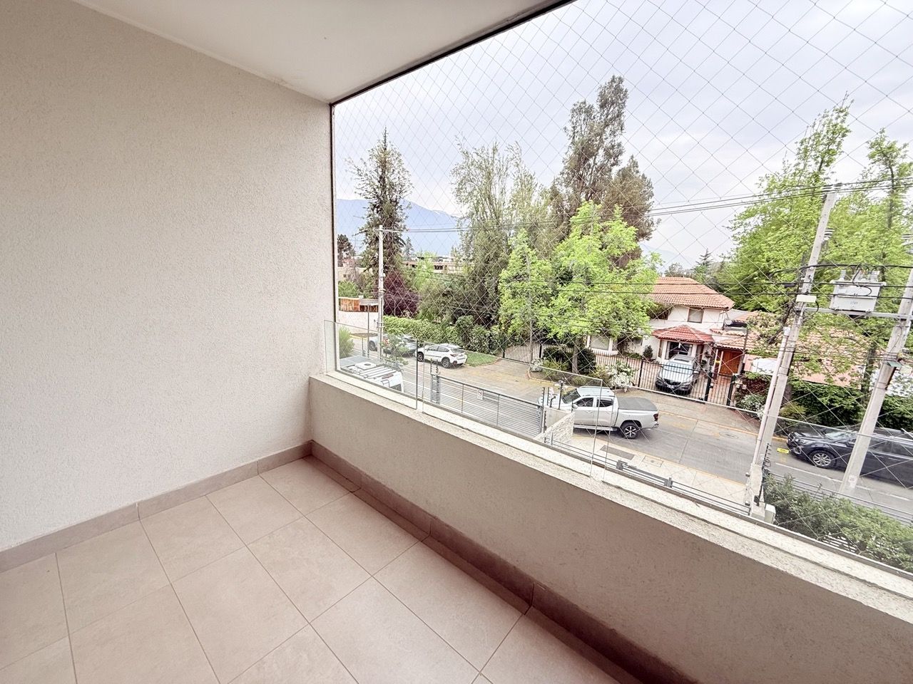 Espectacular Depto. En Sector Residencial Dehesa Central