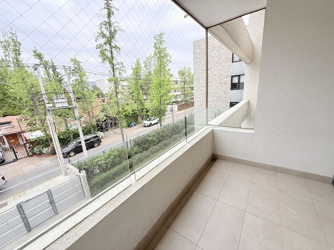 Espectacular Depto. En Sector Residencial Dehesa Central