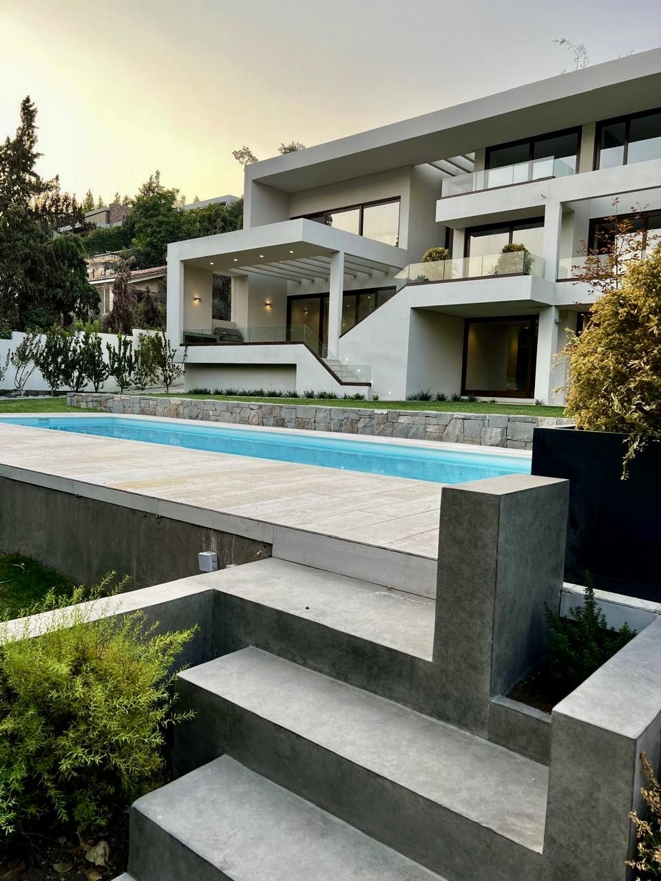 Casa nueva estilo Mediterráneo moderno
