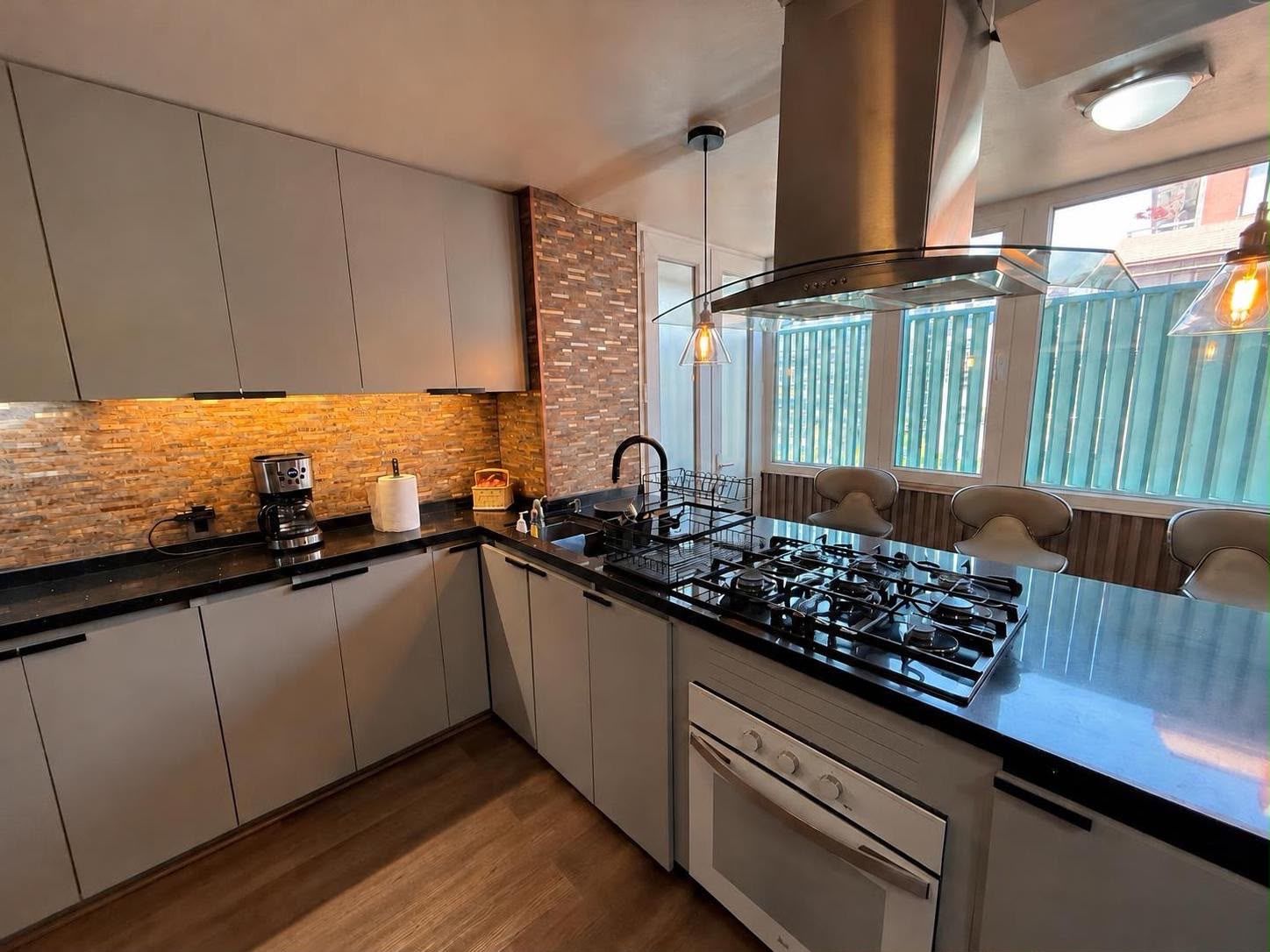 Departamento Excepcional En Pleno Sector El Golf, Las Condes