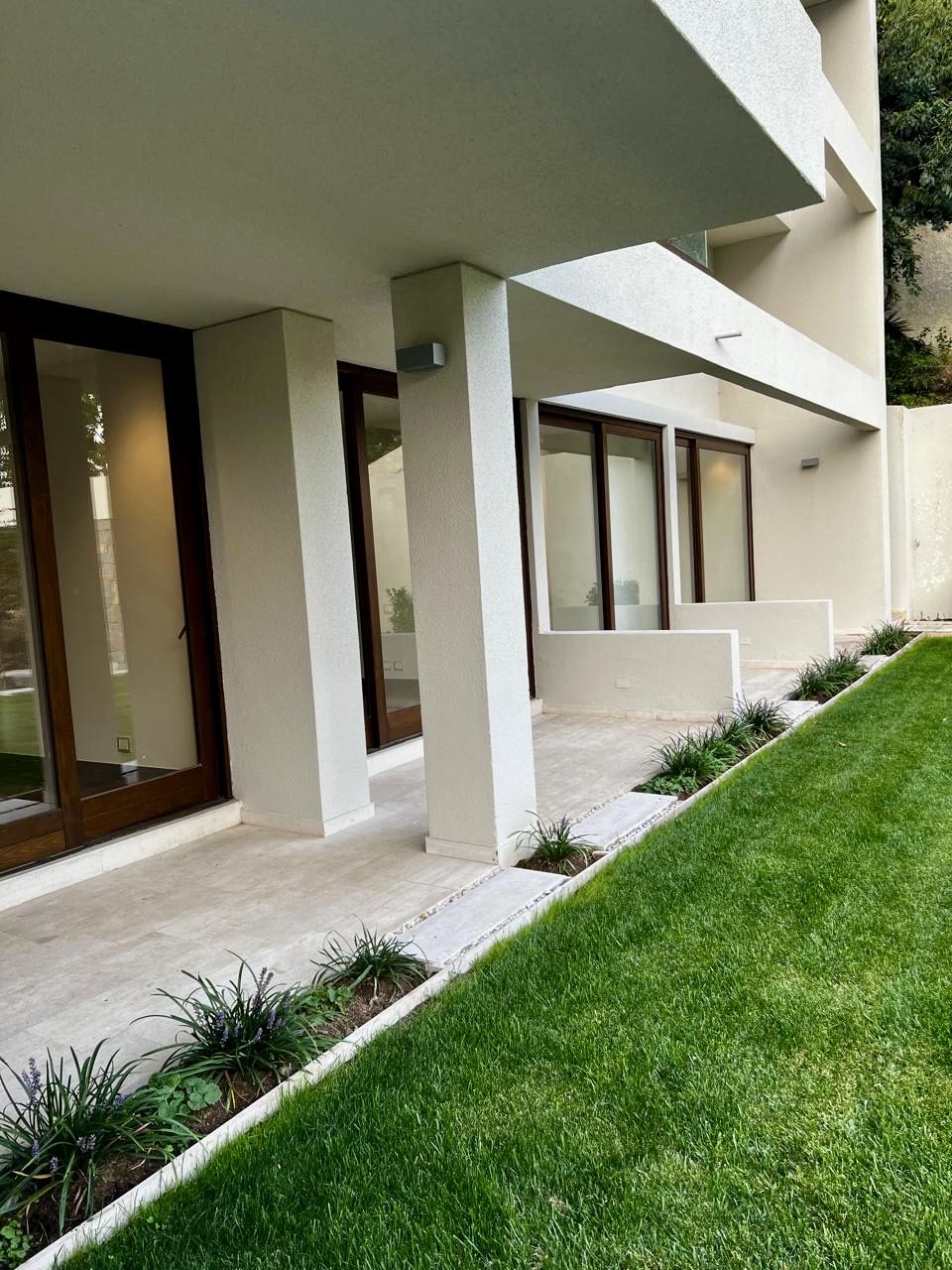 Casa nueva estilo Mediterráneo moderno